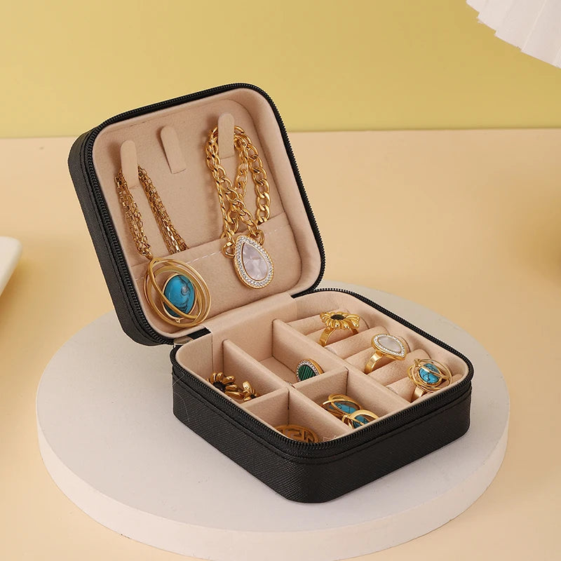 Portable Jewelry Case – Compact Zippered Organizer for Rings, Earrings & Necklaces