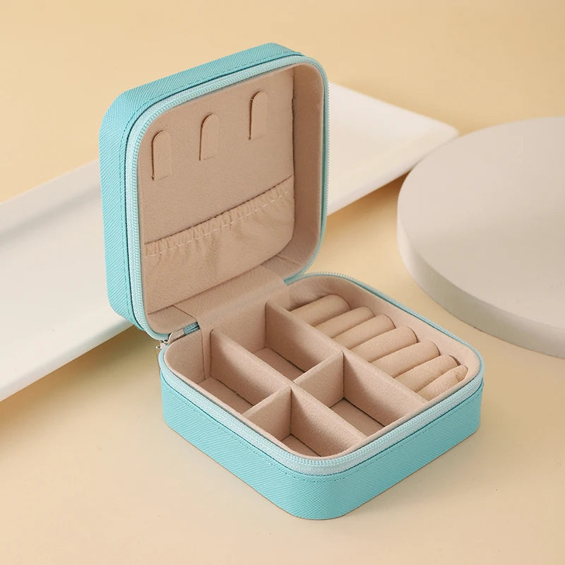 Portable Jewelry Case – Compact Zippered Organizer for Rings, Earrings & Necklaces