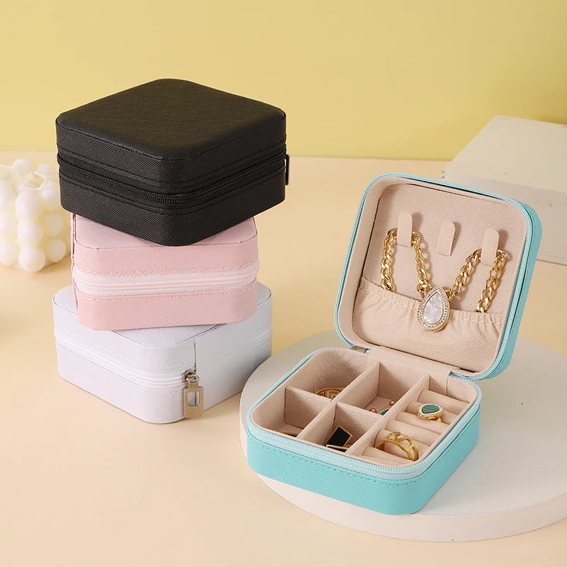Portable Jewelry Case – Compact Zippered Organizer for Rings, Earrings & Necklaces