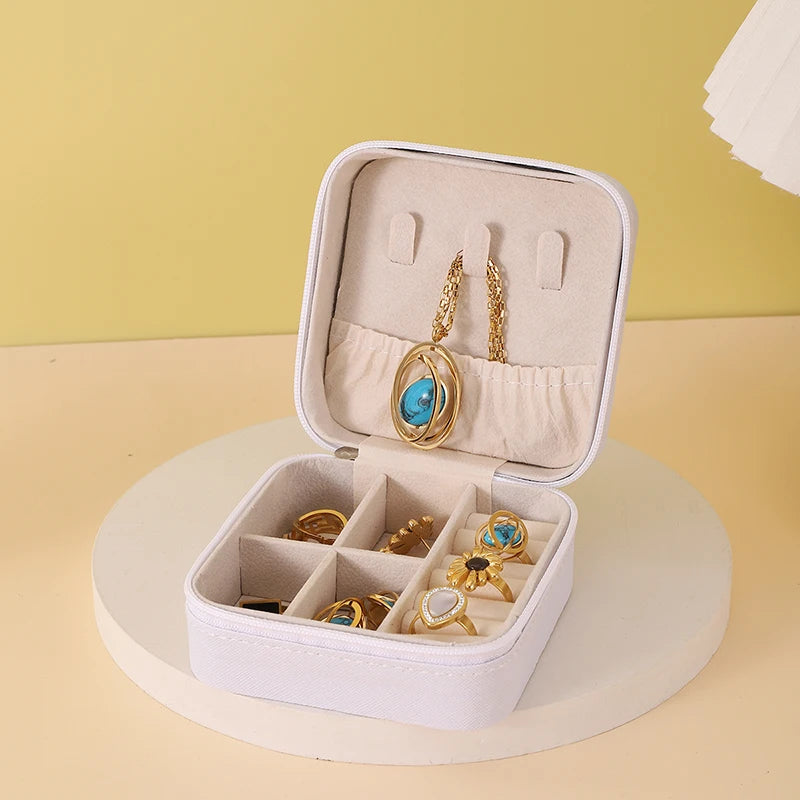 Portable Jewelry Case – Compact Zippered Organizer for Rings, Earrings & Necklaces